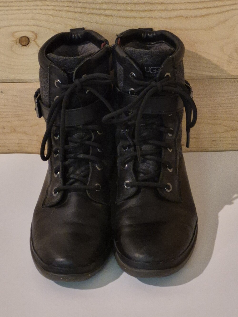 UGG Women's Kesey Boots Leather Wool Lace-Up Zip Buckle Size 9